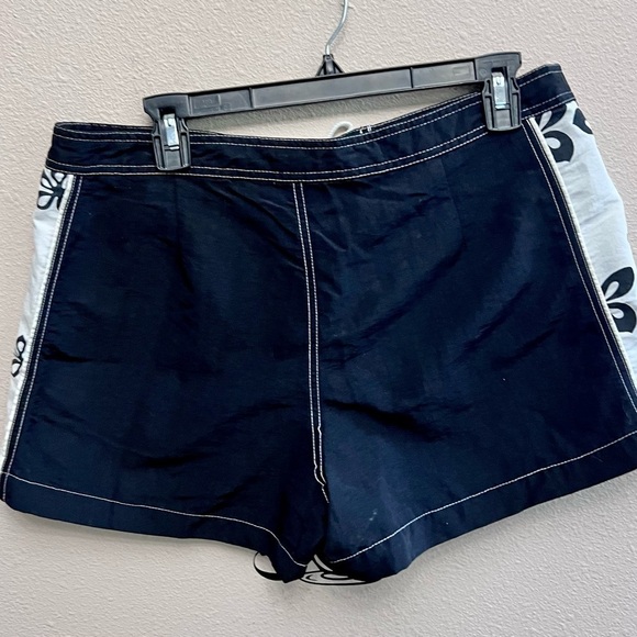 Women’s sunrays swim shirts - Picture 1 of 4